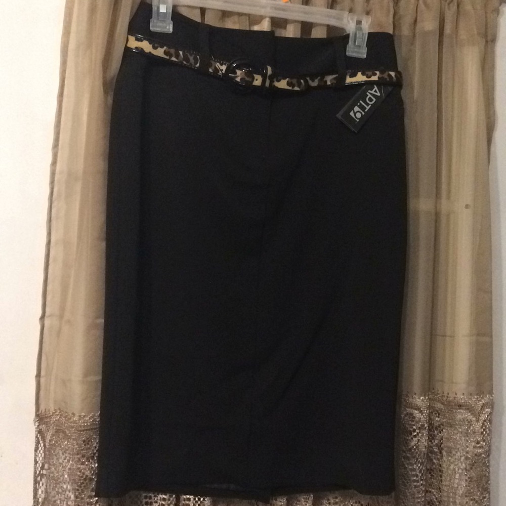 Apt.9 Black Skirt Size 4  NWT